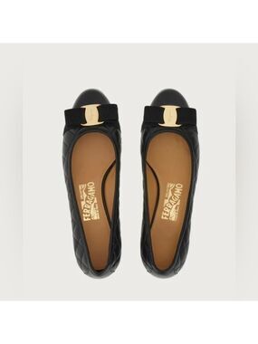 NIB Salvatore Ferragamo Vara Quilted Bow Leather Flat Pump
